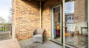 Chic Crystal Palace Flat with Balcony & Workspace - Image 4