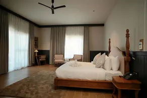 RED RIVER RETREAT - Image 2