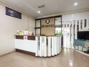 OYO 796 JR Hotel - Image 3