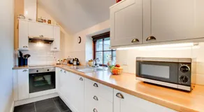 Love Cottage - Begelly - Image 1