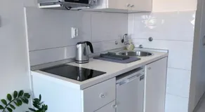 Cute studio-great location - Image 3