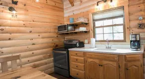 Hummingbird Haven Cabin by Amish Country Lodging - Image 2