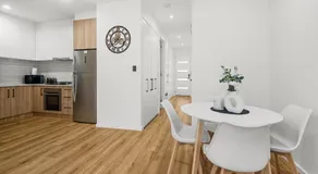 Chic Flinders Park Getaway - Image 3