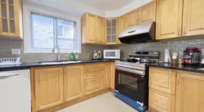 Cozy Queen room with Shared Bath near Seneca Donmills Finch - Image 3