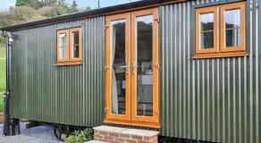 Fullabrook Farm Retreat, The Shepherdess Hut - Image 4