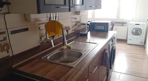 Jungle style 2 lockable bedrooms, 10 mins to center, top floor balcony with Prague view, king-size bed, high speed Internet, coffee - Image 4
