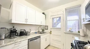 (49.1E) Garden style studio @ Forest Park & City! - Image 4