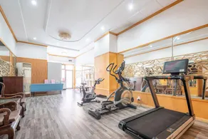 Qingdao Sifang Hotel East Building (Taidong Pedestrian Street Small Village Subway Station) - Image 4