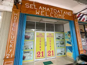 Hotel Lucky 21 Syariah Mitra RedDoorz - Image 5