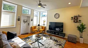 Spacious and Modern 3BD 2BA Home- Garage Parking! - Image 2
