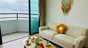 Netflix-Seaview-SunsetView-PuteriBeach-Mutiara Beach Resort Melaka - Image 3