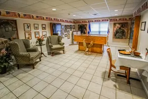 Surreys Grand Crowne Resort - Image 4