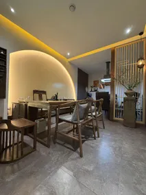 Longshan Business Hotel - Image 3