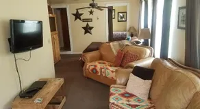 Alpaca Inn, The - Image 2