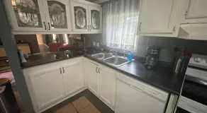 Cozy 3BR cabin with AC and Wi-Fi Fully Fenced - Image 5