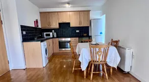 Bridge View Apartment - Image 5