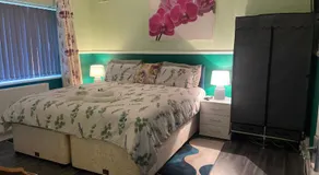 Bright cozy rooms in Meliden - Image 2