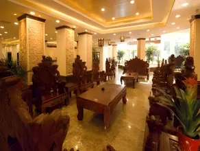 Golden Crown International Hotel - Image 4
