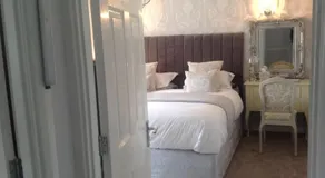 Oakleigh house - Image 2