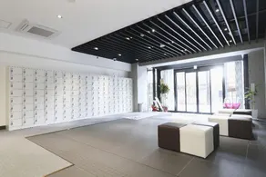 Lightning Hotel - Image 4