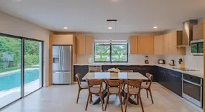 Mega Fun Villa Northwest Miami BY THE GLAMHOMES - Image 3