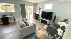 Hidden Gem LA 2bd house with dreamy backyard - Image 2