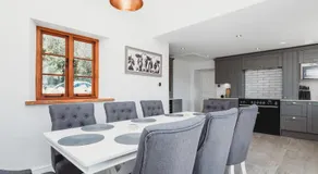 Stunning Large 4 Bed Country House with Hot tub - Pass the Keys - Image 4