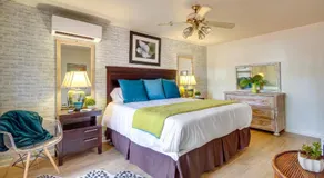 Walk to Beach! Romantic 'Deja View' Apt in Biloxi - Image 2