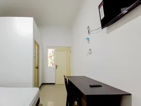 Homestay Bahari near Wisata Bahari Tlocor Sidoarjo Mitra RedDoorz - Image 2
