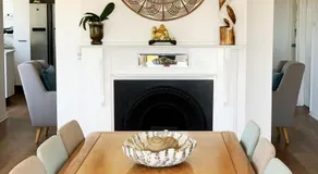 Cheerful/family friendly home with water views - Image 5