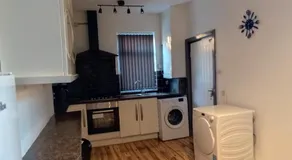 Double-Bedroom in the Heart of Harpurhey Manchester A3 Perfect for Short Stays - Image 4