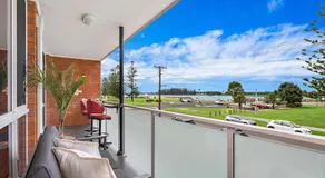Reddall Waterside Stay - Image 3
