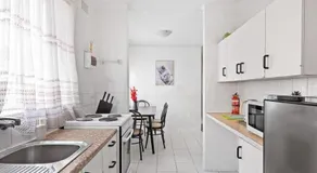 Cozy Private Rooms – Steps to Shops & Bus - Image 3