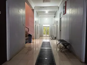 RedDoorz near Neo Soho Mall Jakarta - Image 3