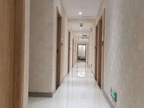 Luxi Hotel Shanghai - Image 5