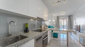 Front Ocean Lovely Modern Cozy Apartment and Garage - Image 4