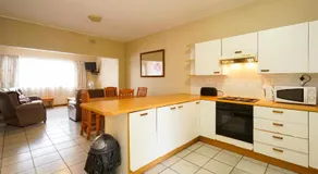 Doonside Holiday Apartments - Image 2
