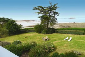Villa With Direct Access to the Beach - Image 5
