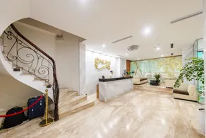 One Hotel - Image 3