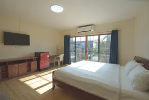 V Tharm Hotel - Image 2