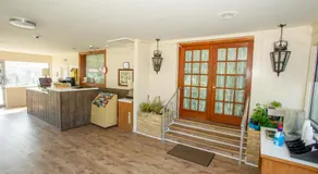 Coach House Inn - Image 4