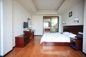 Yiyuan Yixi Business Hotel - Image 2