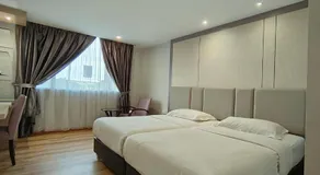 Country Hotel - Image 2