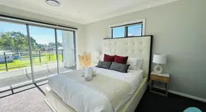 Aircabin - Denham Court - Modern - 4 Beds House - Image 2
