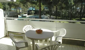Poolside flat 50mt from the sea - Image 5