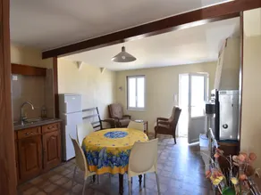 Beautiful holiday home with courtyard - Image 3