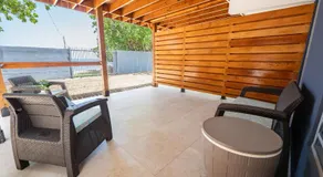 Oceanfront Retreat w- Terrace, Direct access to Beach & BBQ - Image 5