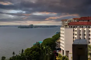 Best 3BHK Serviced apartment in Cochin Marinedrive - Image 4