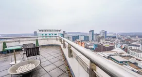 Luxurious PENTHOUSE SUITE with Panoramic Views & FREE Parking in Cardiff City Centre - Image 4