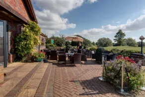 Bernwood Park Hotel - Image 4